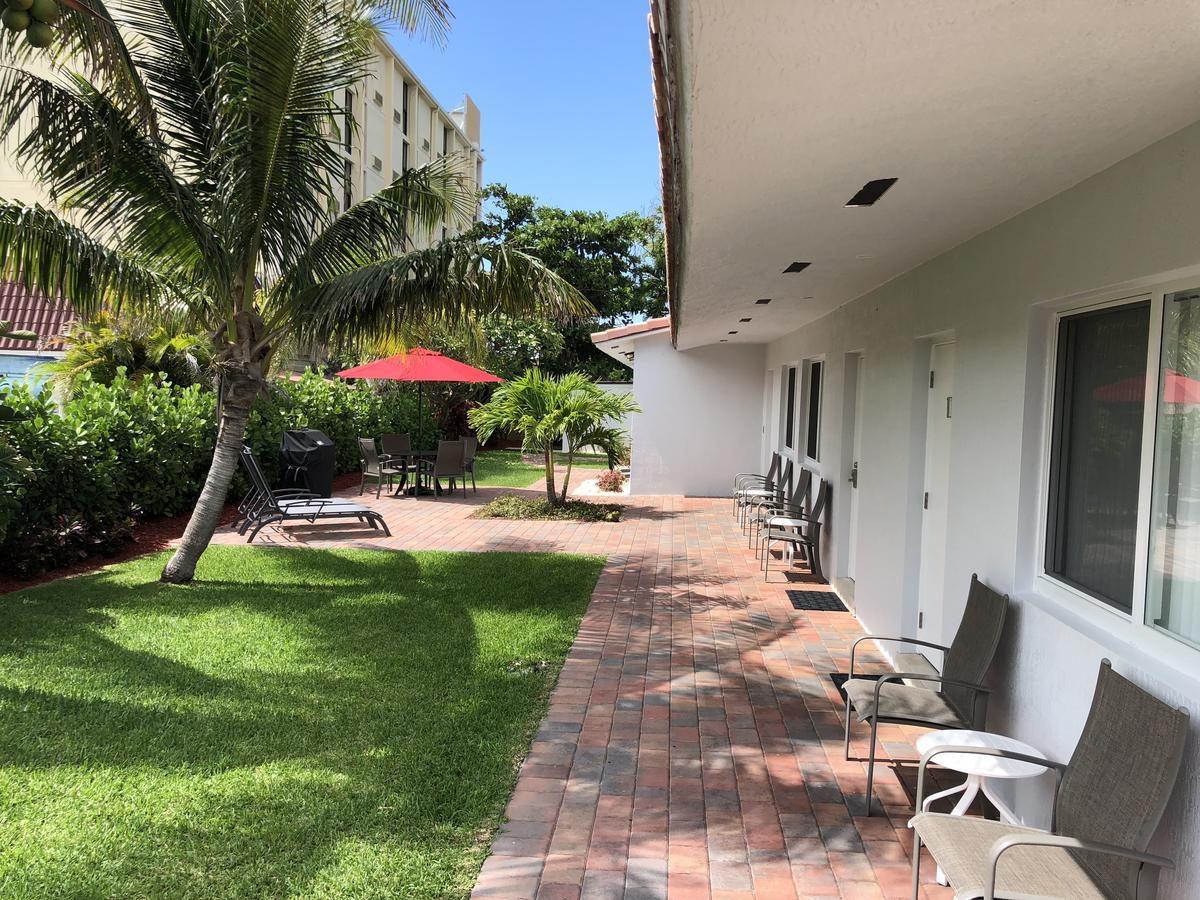 Elizabeth House Inn Deerfield Beach Exterior photo